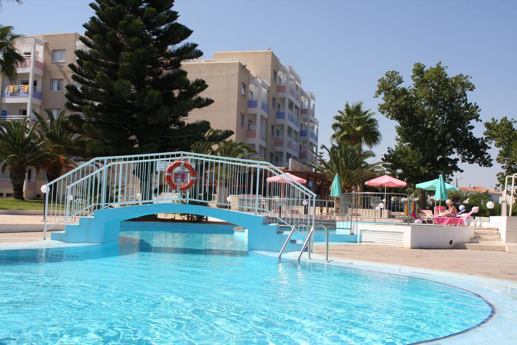 Astreas Beach Hotel Apartments 프로타라스 외부 사진