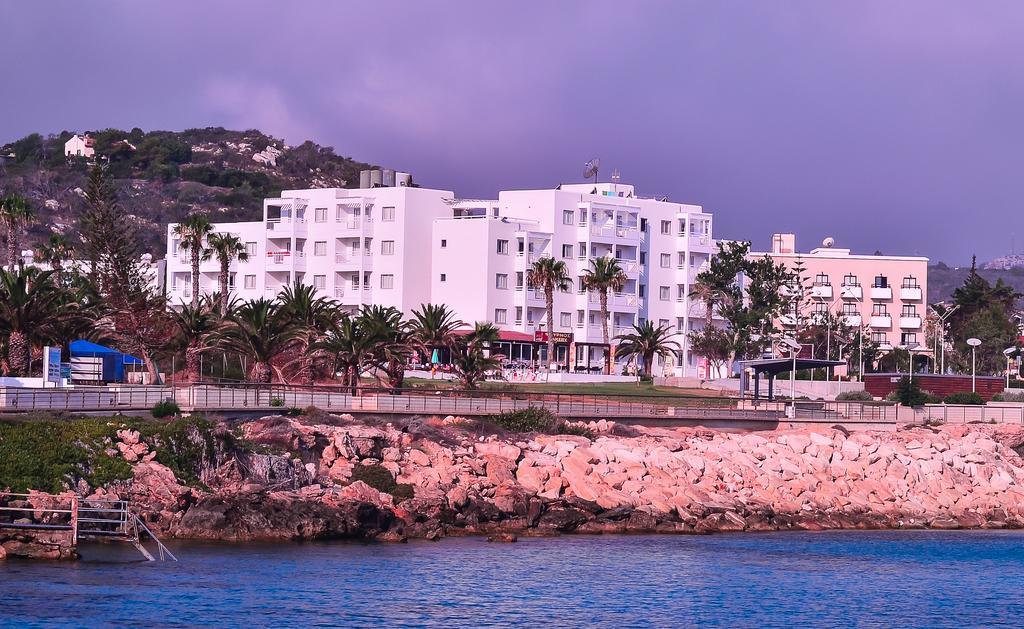 Astreas Beach Hotel Apartments 프로타라스 외부 사진