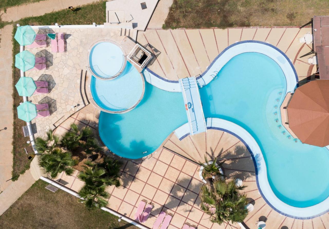 Astreas Beach Hotel Apartments 프로타라스 외부 사진