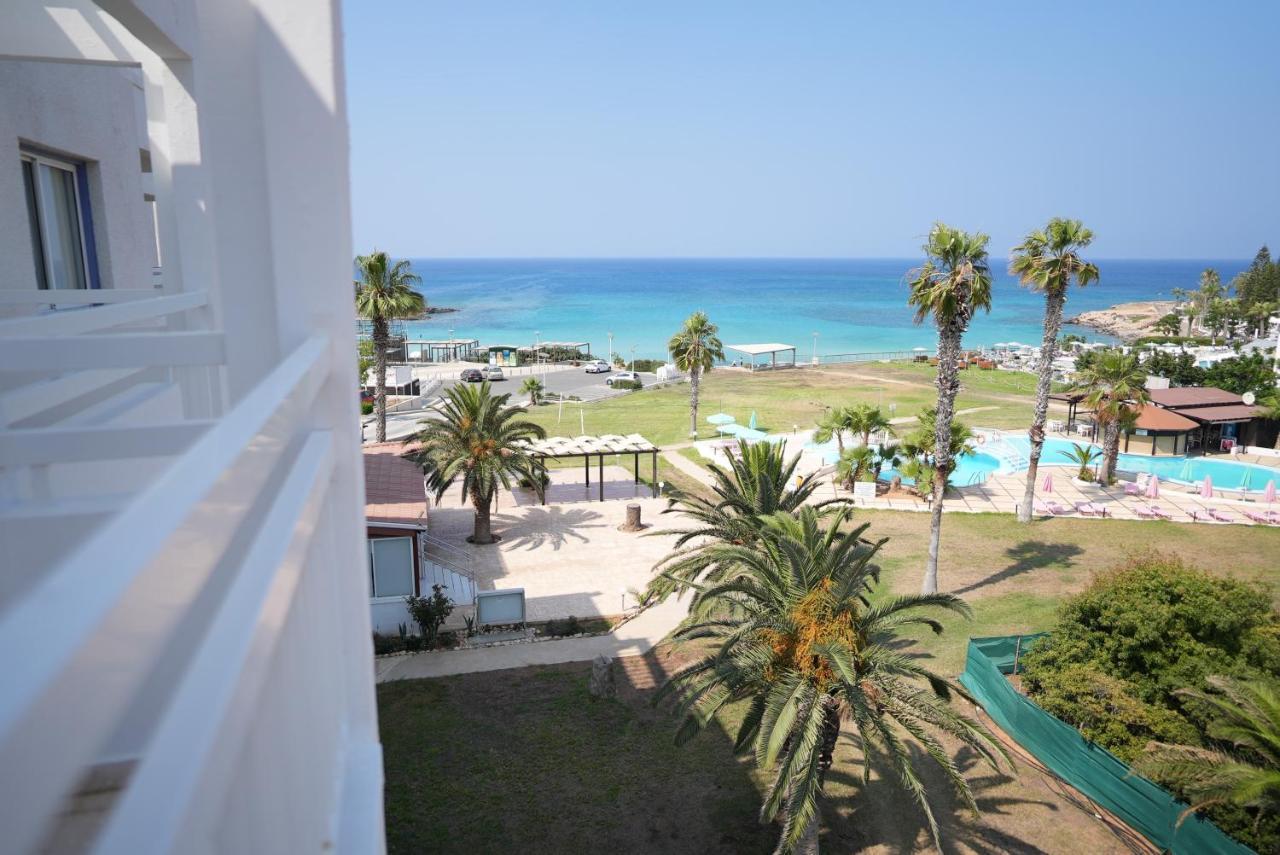 Astreas Beach Hotel Apartments 프로타라스 외부 사진