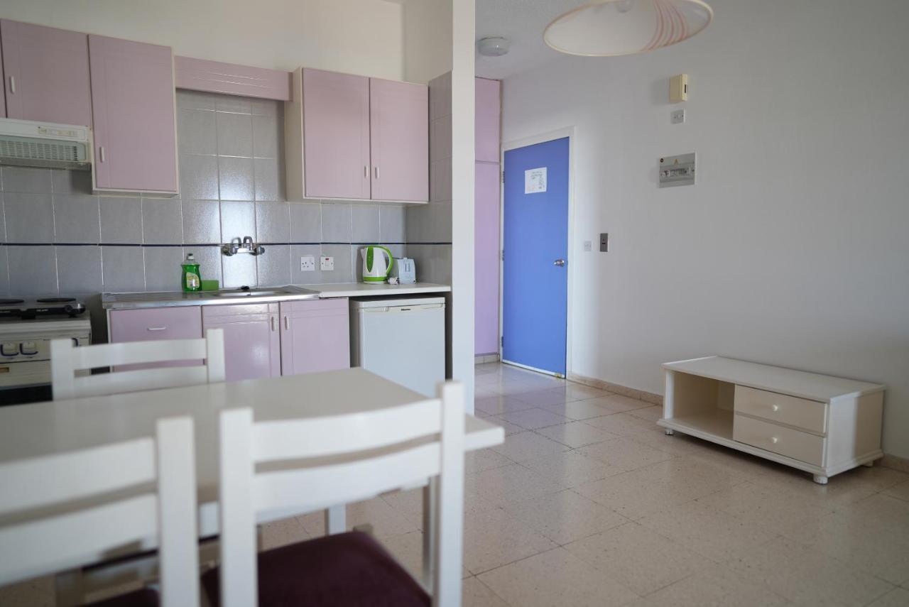 Astreas Beach Hotel Apartments 프로타라스 외부 사진