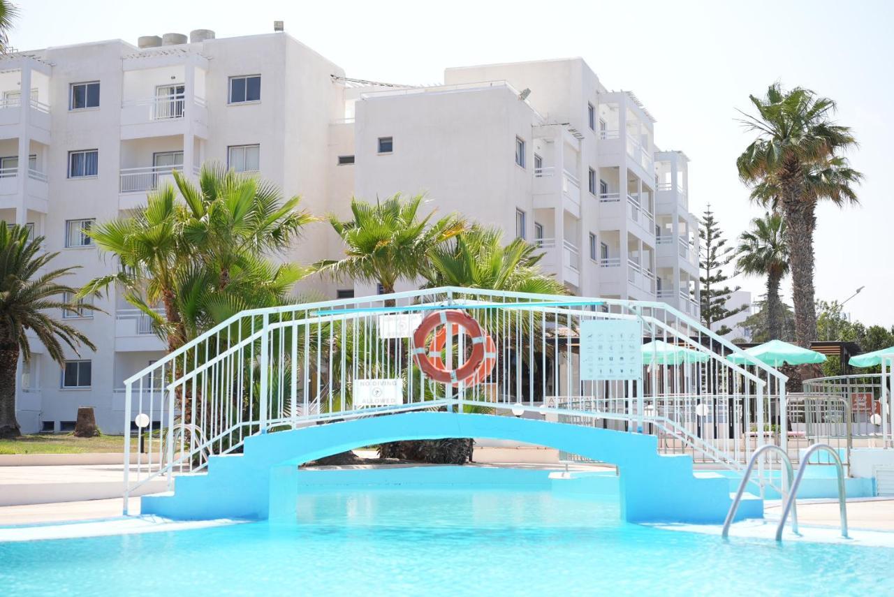 Astreas Beach Hotel Apartments 프로타라스 외부 사진