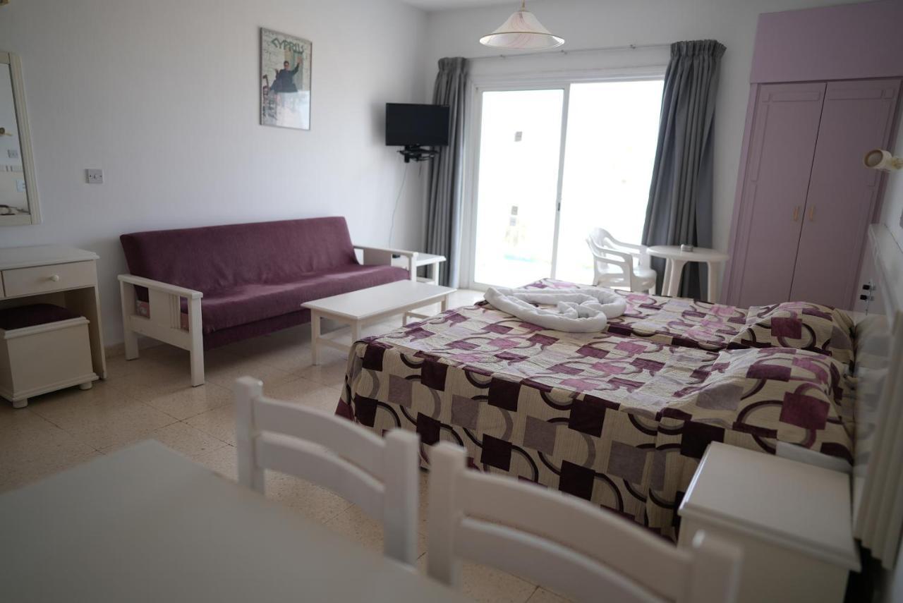 Astreas Beach Hotel Apartments 프로타라스 외부 사진
