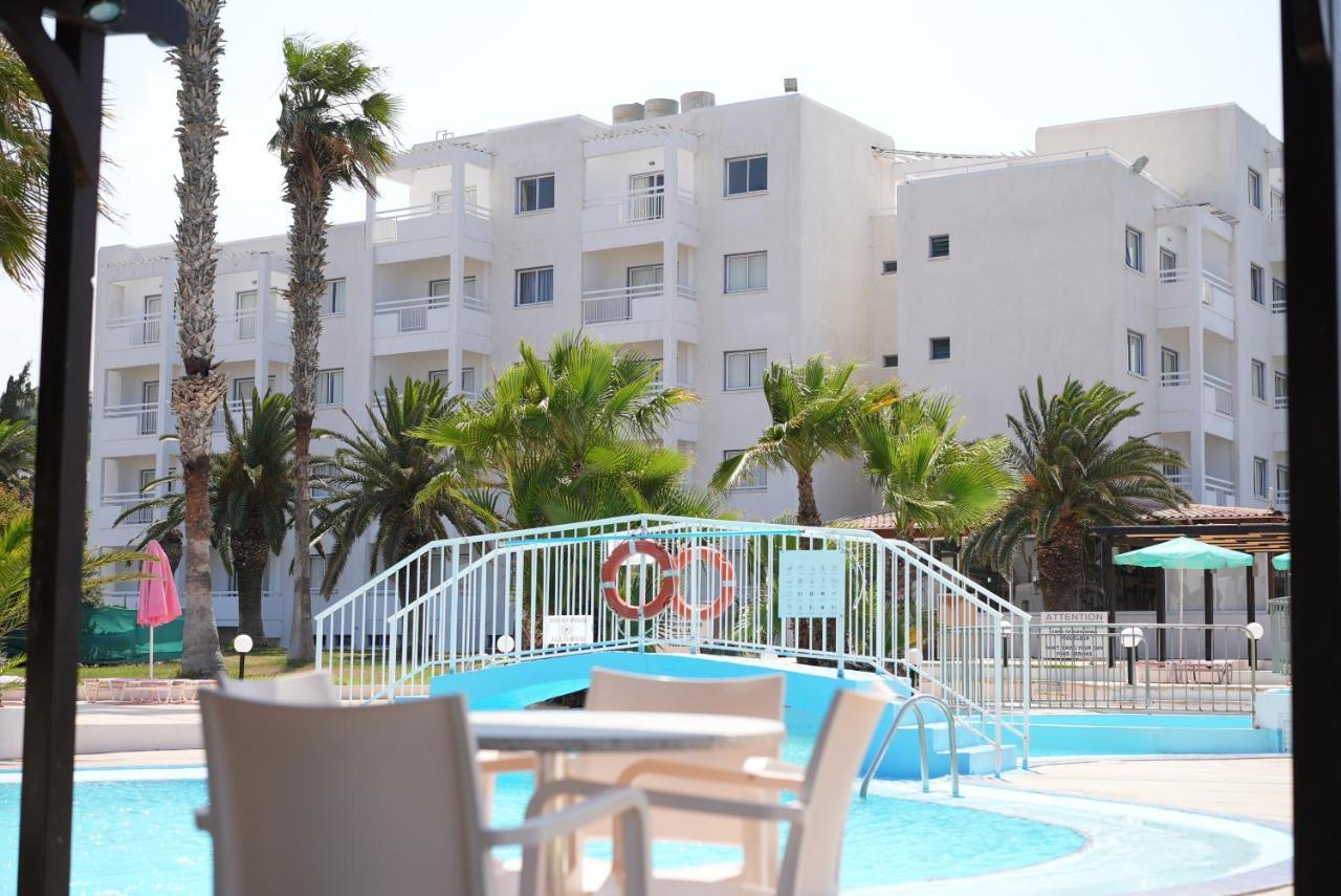 Astreas Beach Hotel Apartments 프로타라스 외부 사진