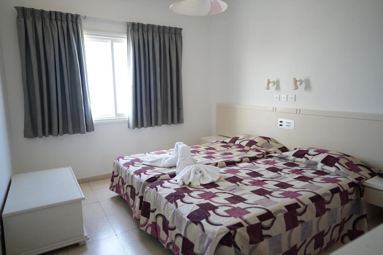 Astreas Beach Hotel Apartments 프로타라스 외부 사진