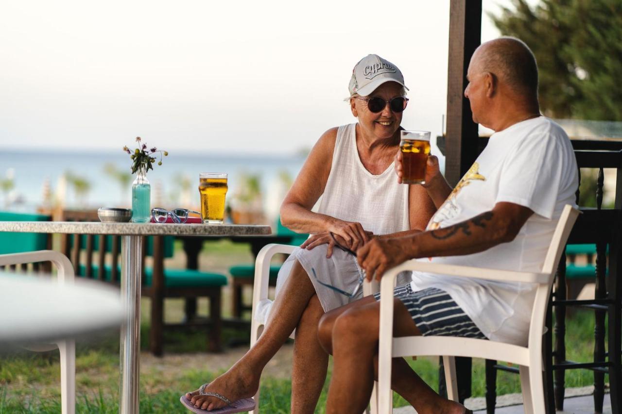 Astreas Beach Hotel Apartments 프로타라스 외부 사진