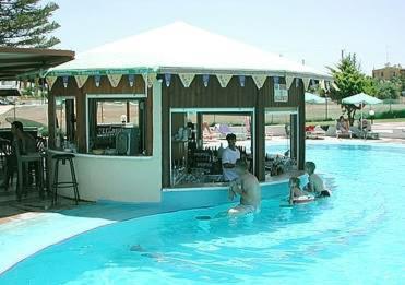 Astreas Beach Hotel Apartments 프로타라스 외부 사진